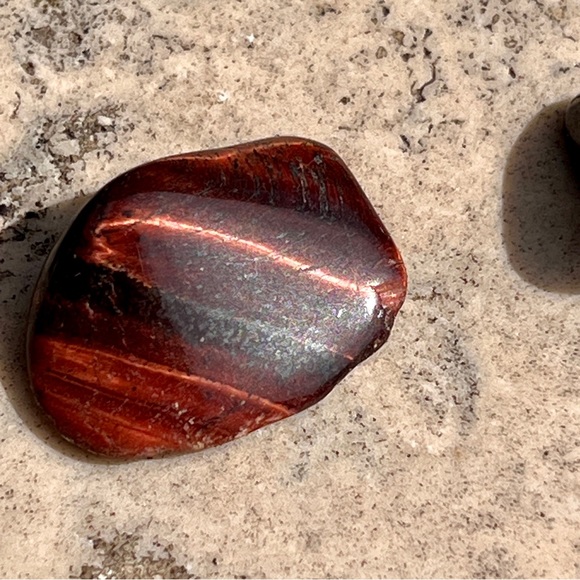 2 Ounces of Tumbled Red Tiger Eye Stones - Picture 11 of 12